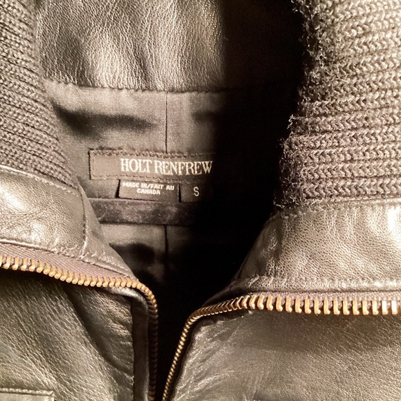 Holt Renfrew Sleek Black Cropped Pockets Leather Jacket with Timeless Appeal S - Picture 2 of 5